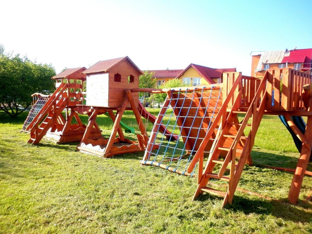 Osrodek Wczasowo-Kolonijny Bazylak Rewal Bed & Breakfast ภายนอก รูปภาพ