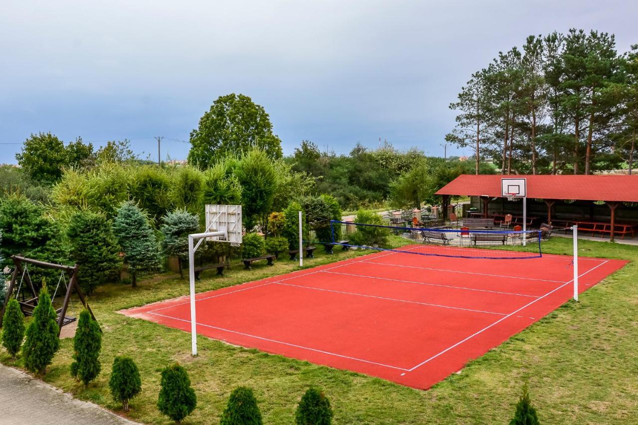 Osrodek Wczasowo-Kolonijny Bazylak Rewal Bed & Breakfast ภายนอก รูปภาพ