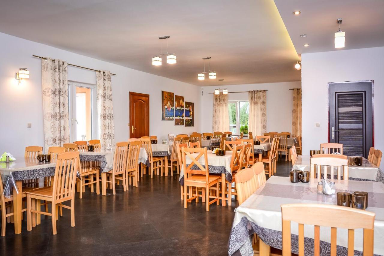 Osrodek Wczasowo-Kolonijny Bazylak Rewal Bed & Breakfast ภายนอก รูปภาพ